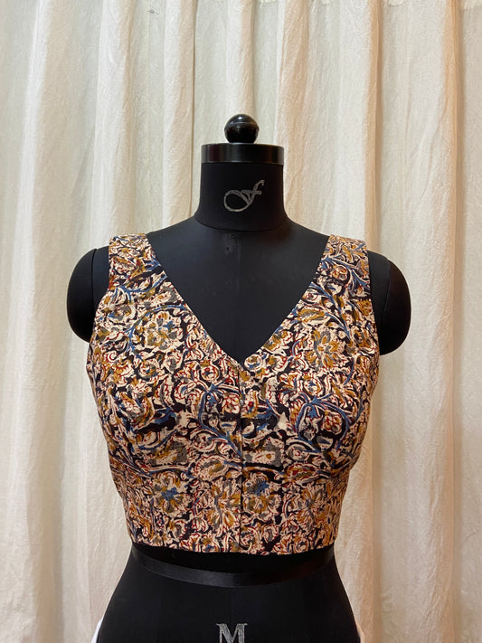 SLEEVELESS BLOUSE