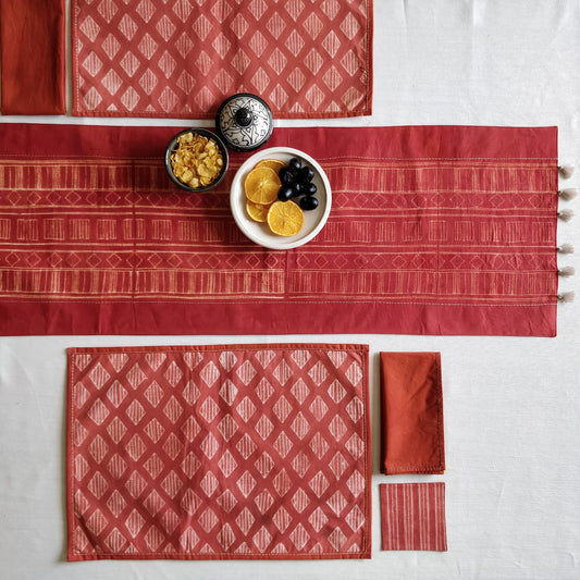 TABLE LINENS (set of 19 pcs)